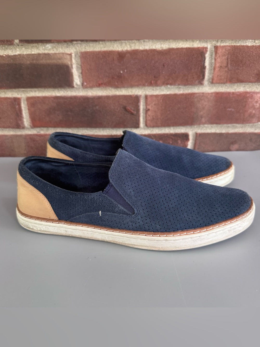 UGG Women’s US 9 Navy Suede Perforated Slip On Sneakers Leather Casual Shoes. In